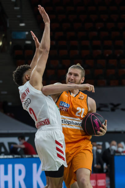 出接近两位 出接近两位